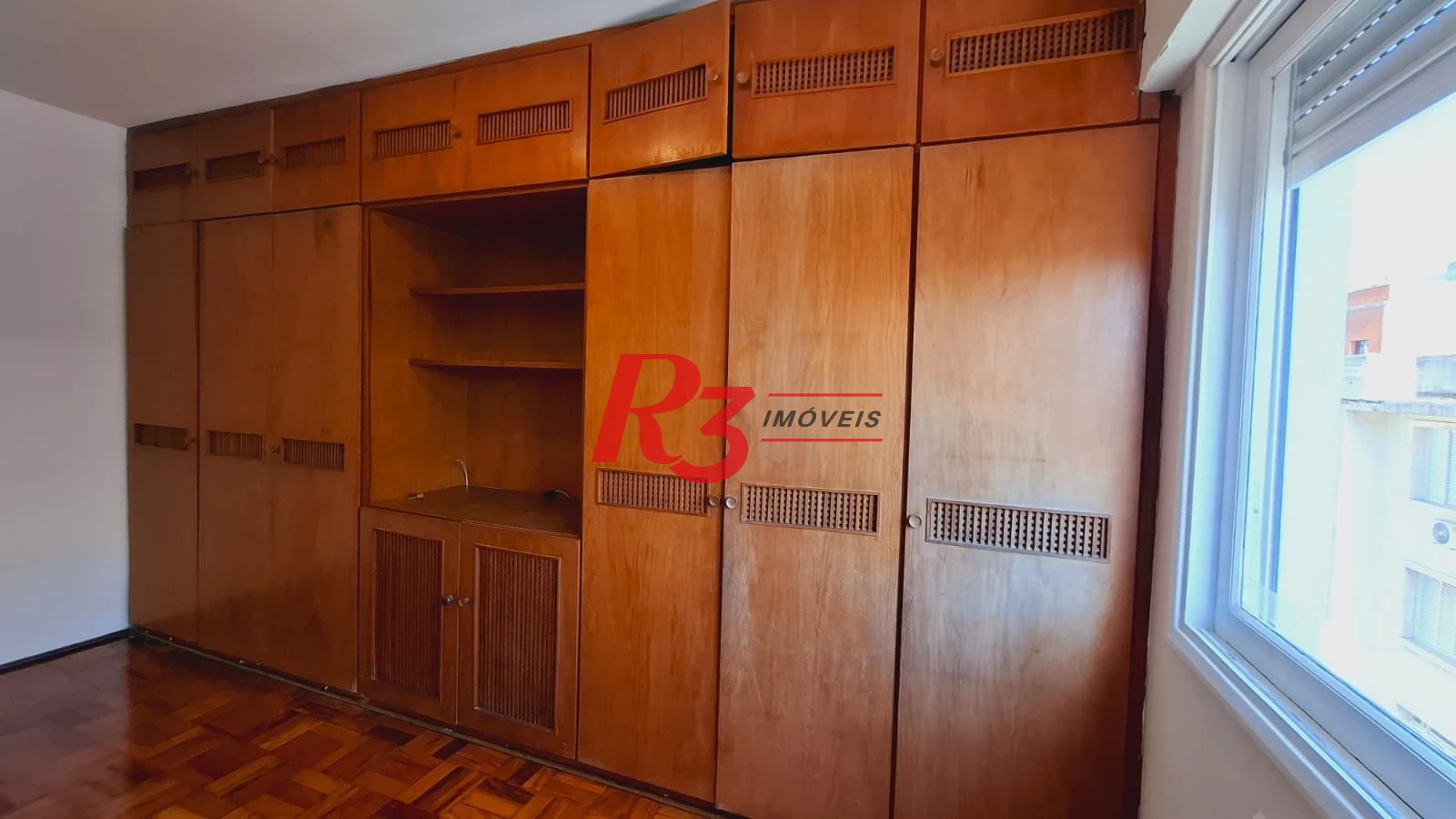 Amplo apartamento à venda ou locação, com 131 m², 1 vaga, no Gonzaga, em Santos SP