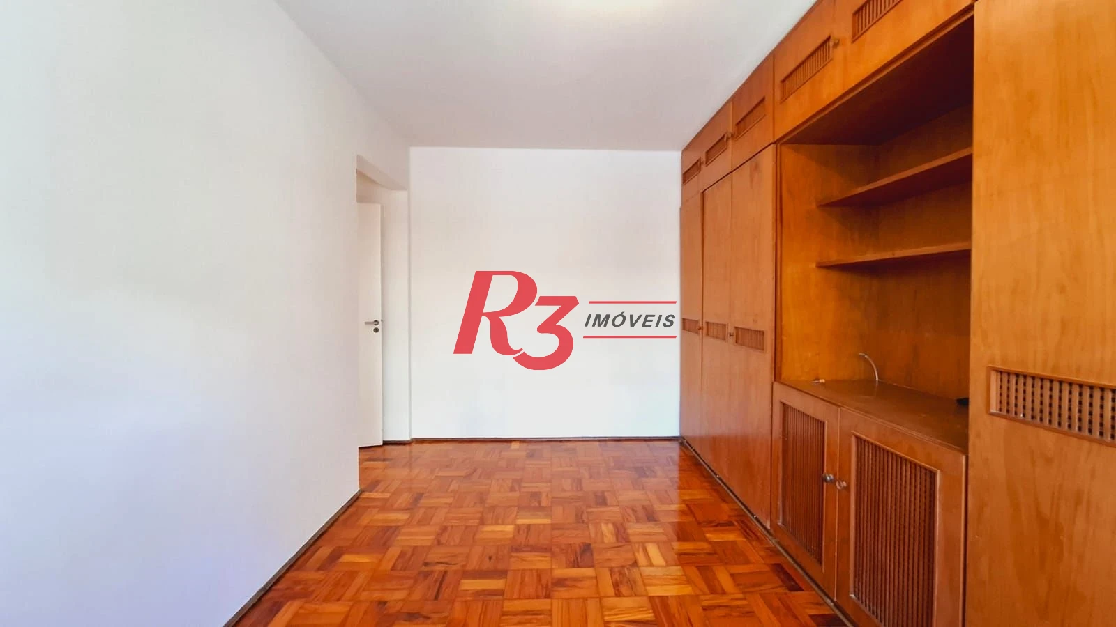 Amplo apartamento à venda ou locação, com 131 m², 1 vaga, no Gonzaga, em Santos SP