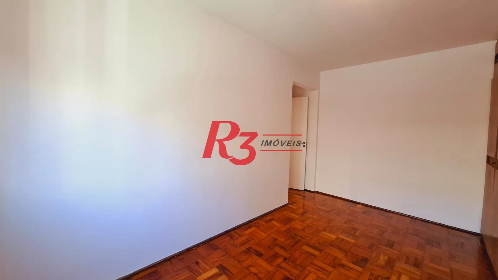 Amplo apartamento à venda ou locação, com 131 m², 1 vaga, no Gonzaga, em Santos SP