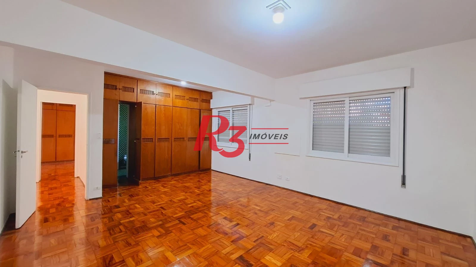 Amplo apartamento à venda ou locação, com 131 m², 1 vaga, no Gonzaga, em Santos SP