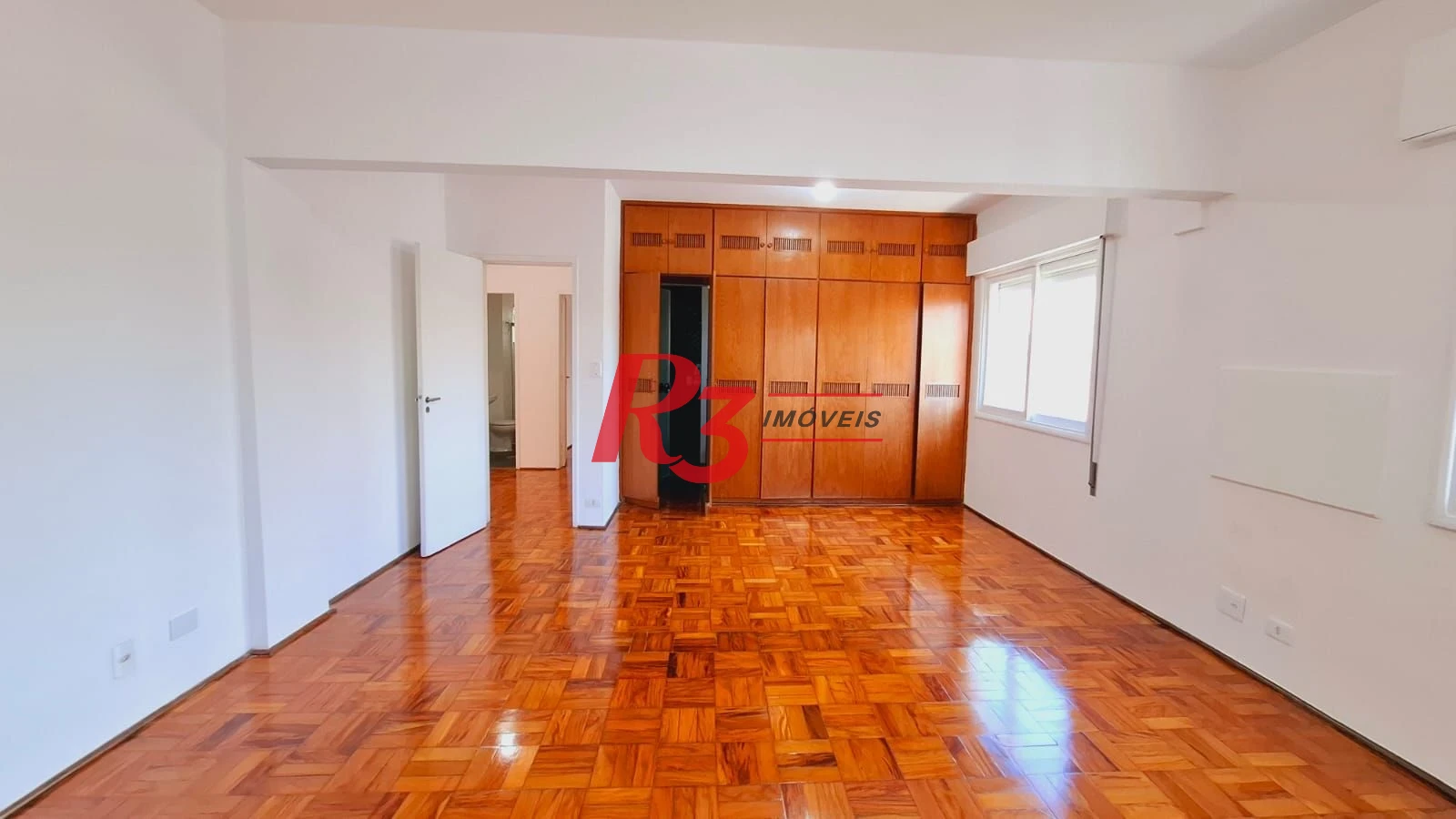 Amplo apartamento à venda ou locação, com 131 m², 1 vaga, no Gonzaga, em Santos SP