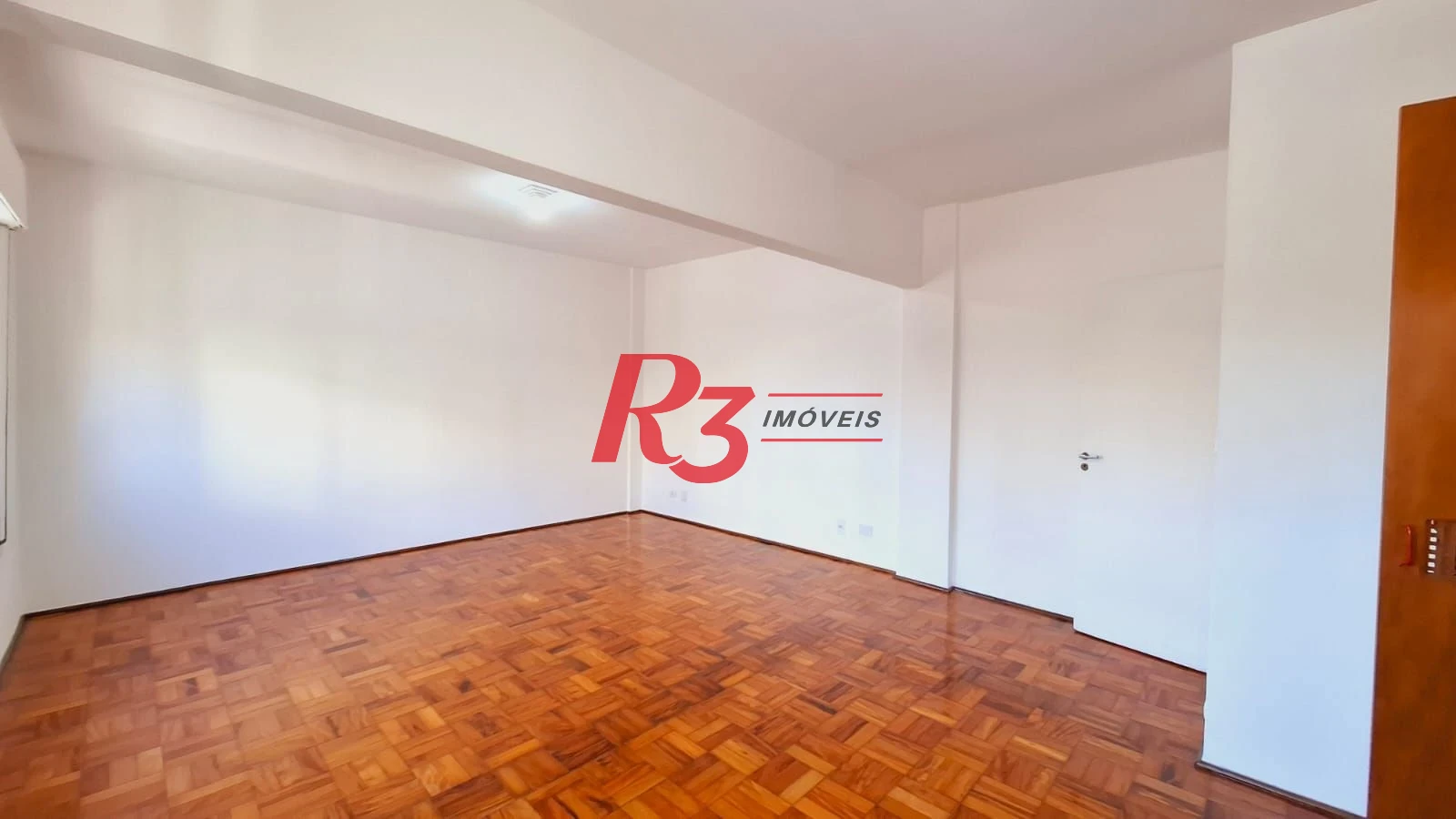 Amplo apartamento à venda ou locação, com 131 m², 1 vaga, no Gonzaga, em Santos SP