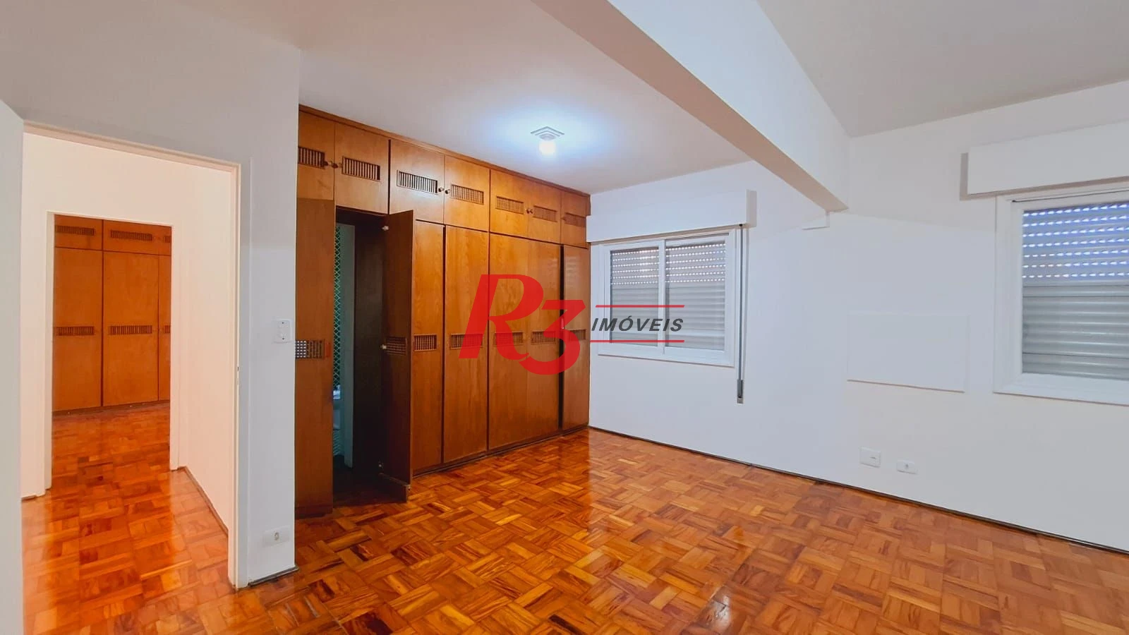 Amplo apartamento à venda ou locação, com 131 m², 1 vaga, no Gonzaga, em Santos SP