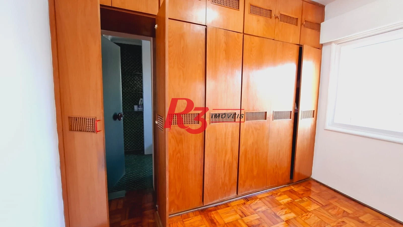 Amplo apartamento à venda ou locação, com 131 m², 1 vaga, no Gonzaga, em Santos SP