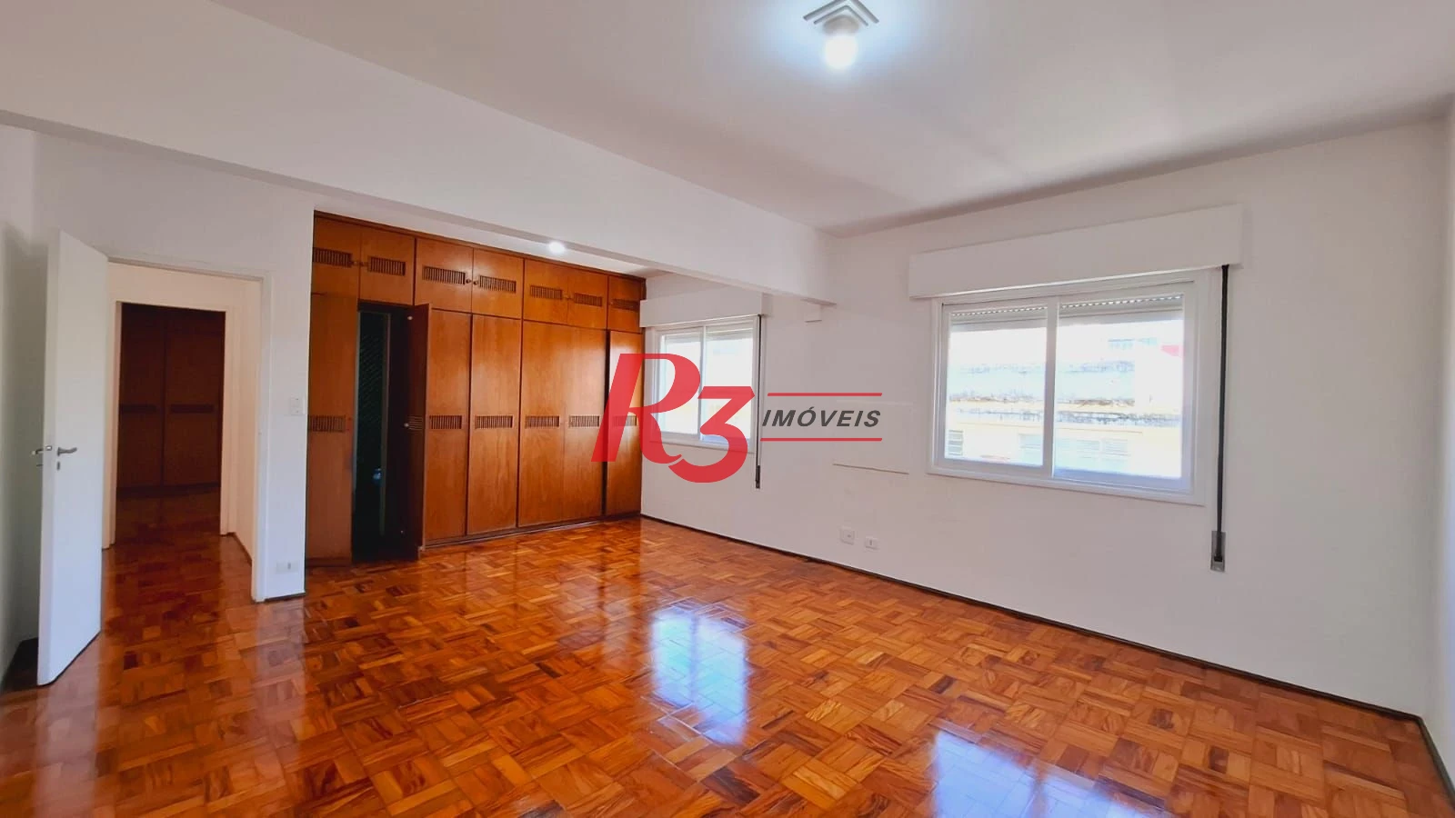 Amplo apartamento à venda ou locação, com 131 m², 1 vaga, no Gonzaga, em Santos SP