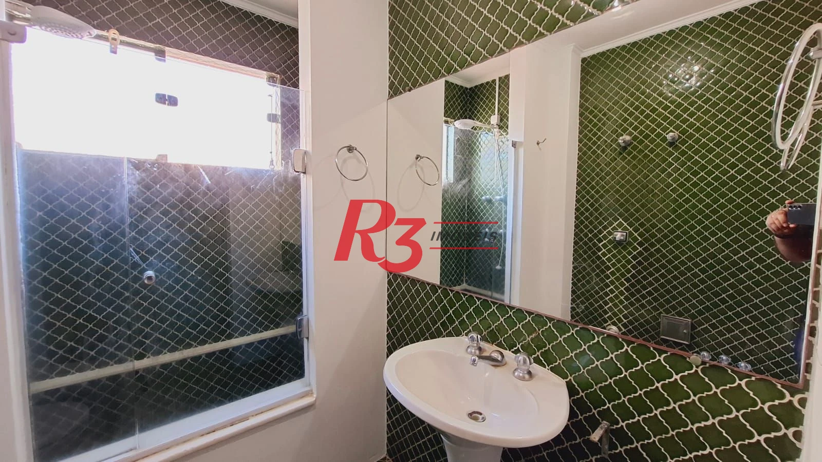 Amplo apartamento à venda ou locação, com 131 m², 1 vaga, no Gonzaga, em Santos SP
