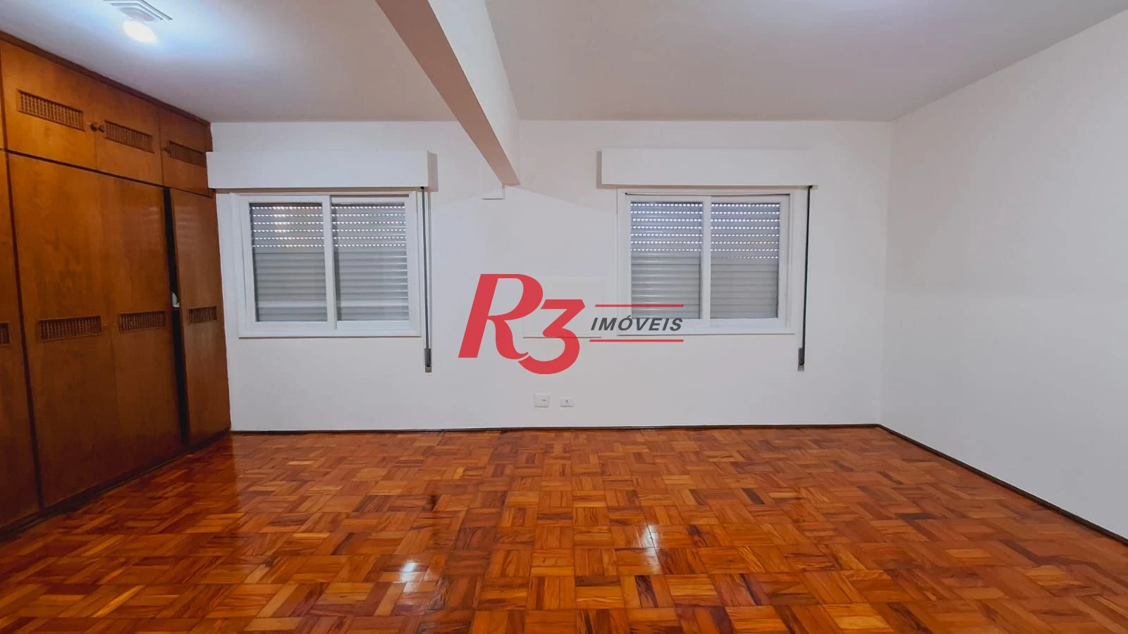 Amplo apartamento à venda ou locação, com 131 m², 1 vaga, no Gonzaga, em Santos SP