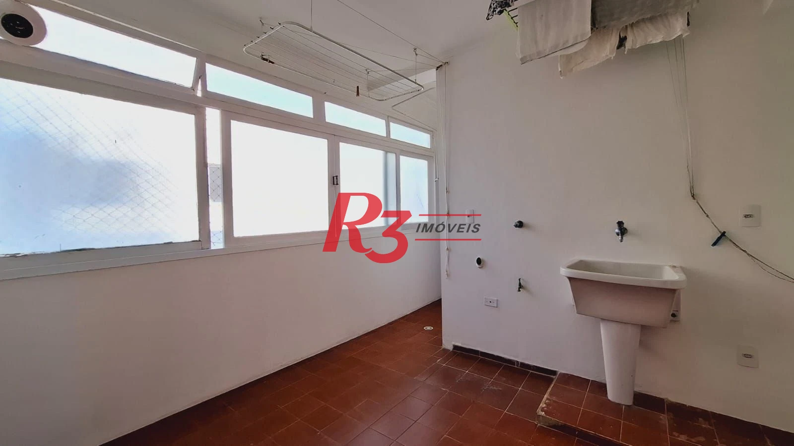 Amplo apartamento à venda ou locação, com 131 m², 1 vaga, no Gonzaga, em Santos SP