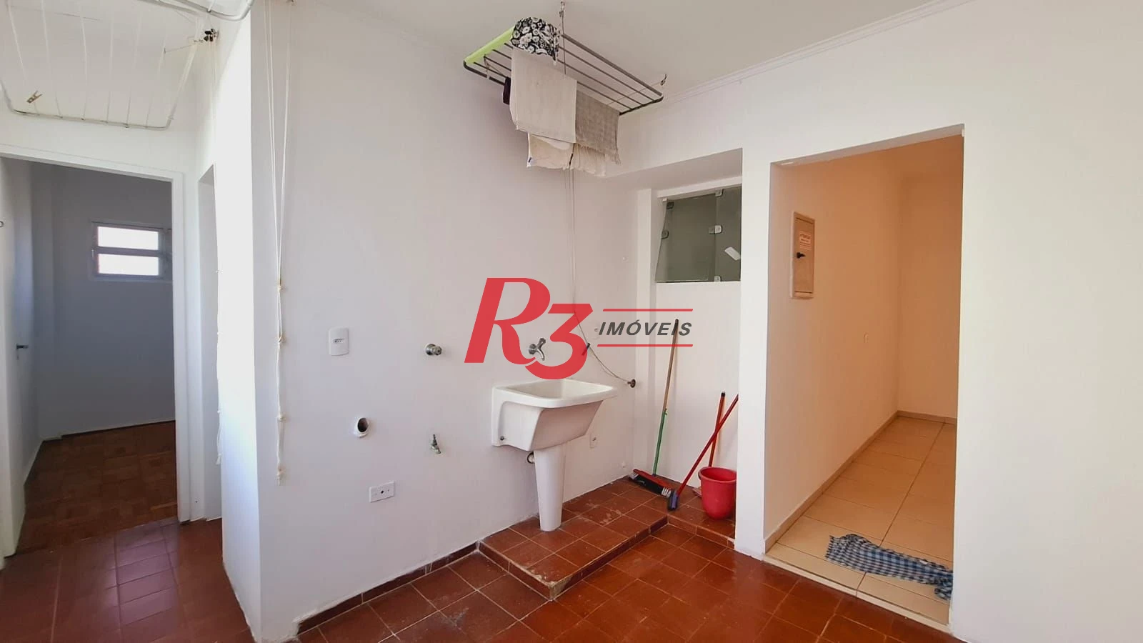 Amplo apartamento à venda ou locação, com 131 m², 1 vaga, no Gonzaga, em Santos SP