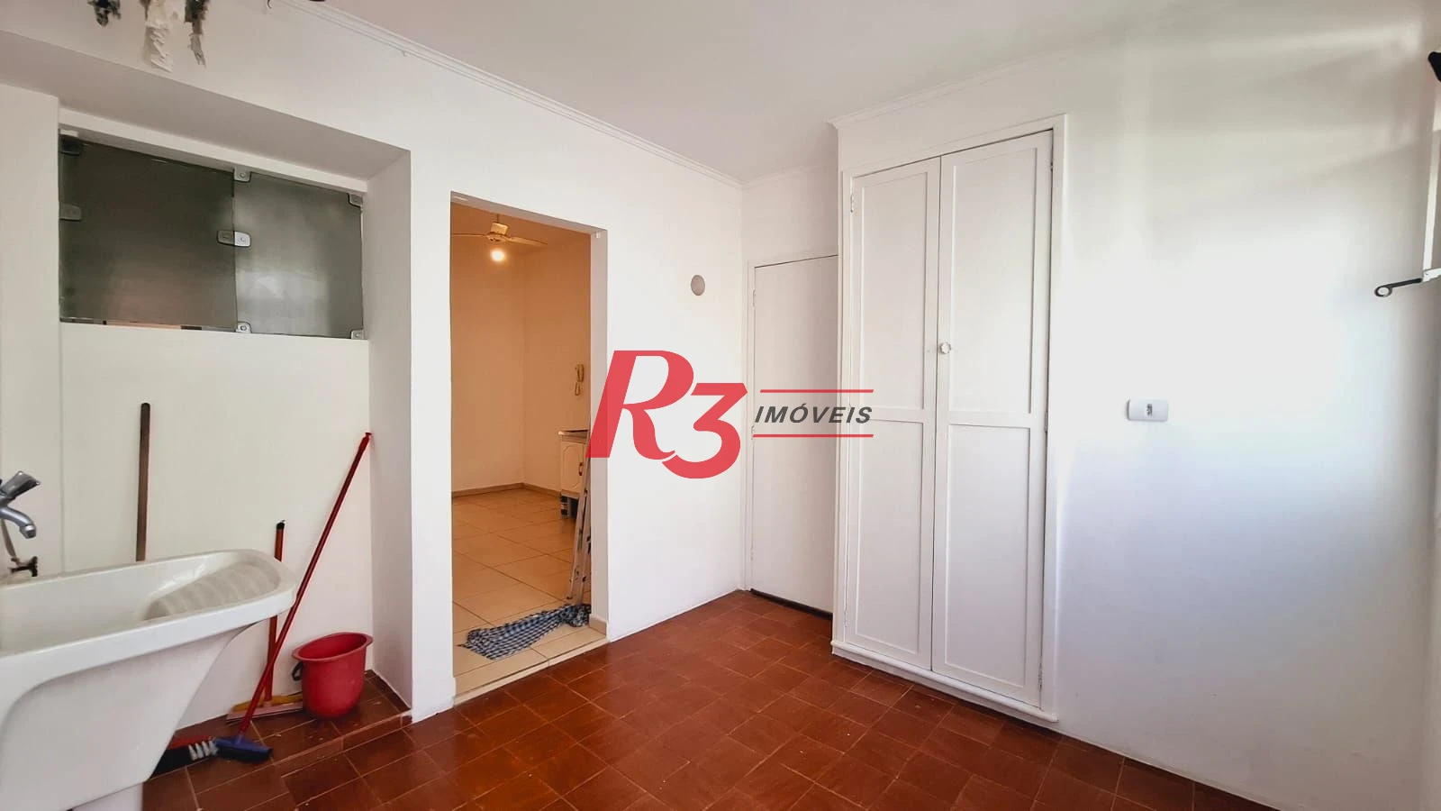 Amplo apartamento à venda ou locação, com 131 m², 1 vaga, no Gonzaga, em Santos SP
