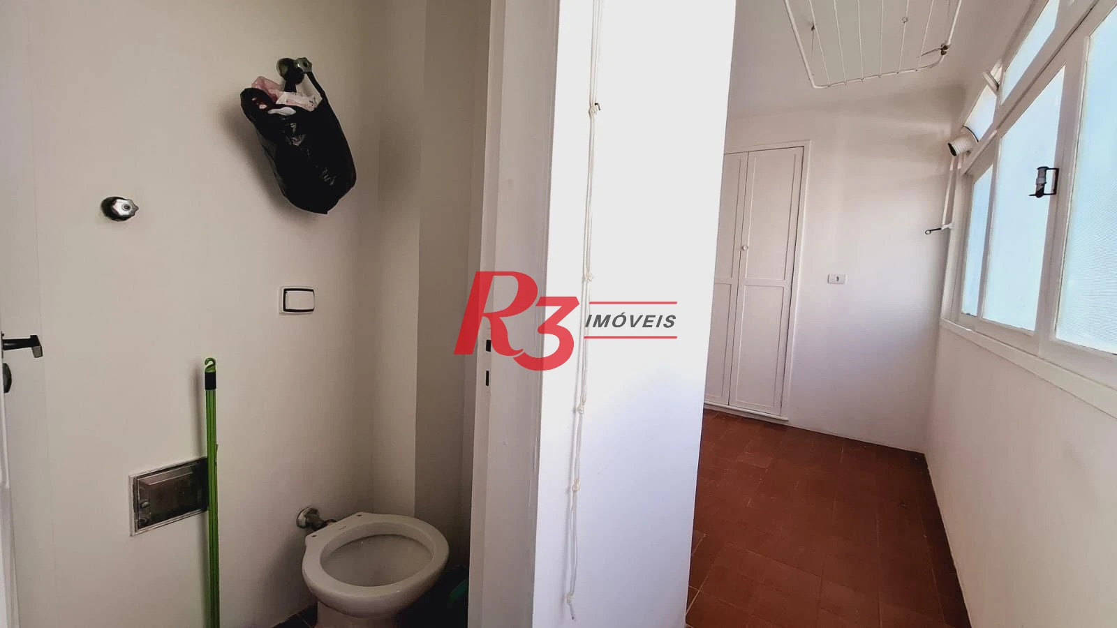 Amplo apartamento à venda ou locação, com 131 m², 1 vaga, no Gonzaga, em Santos SP