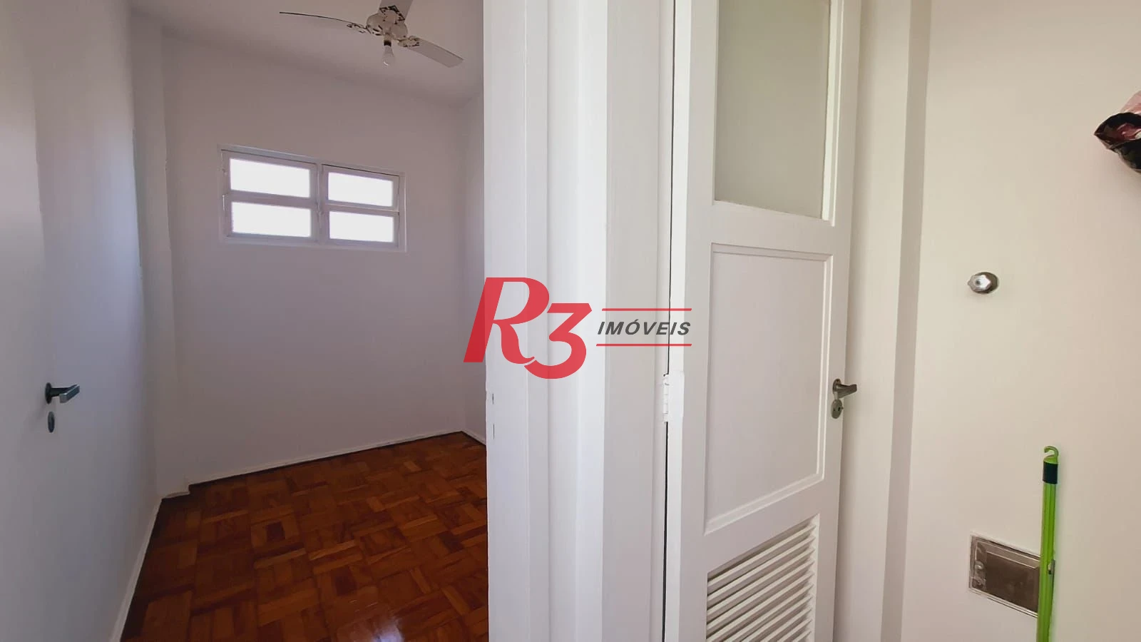 Amplo apartamento à venda ou locação, com 131 m², 1 vaga, no Gonzaga, em Santos SP
