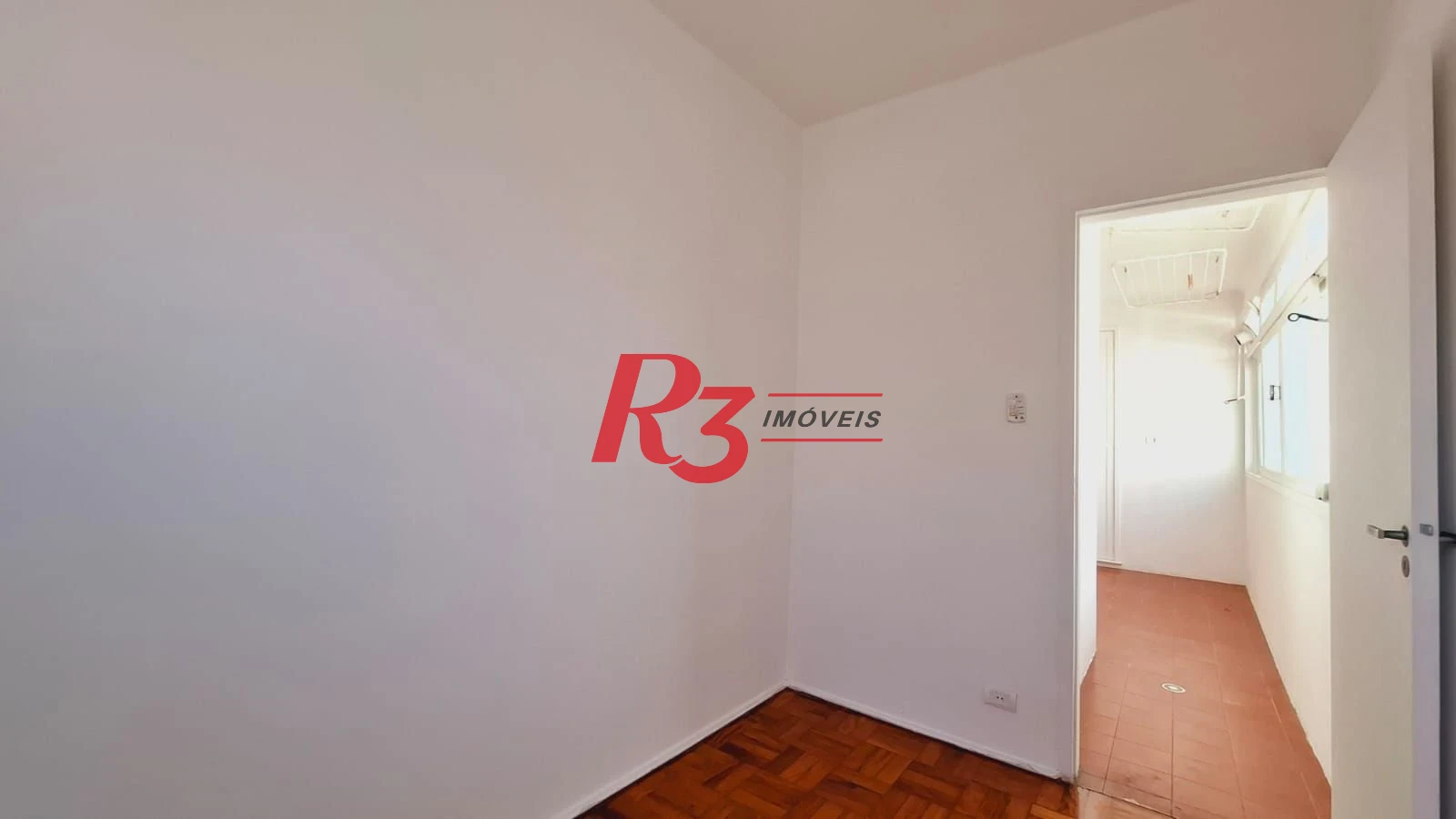 Amplo apartamento à venda ou locação, com 131 m², 1 vaga, no Gonzaga, em Santos SP