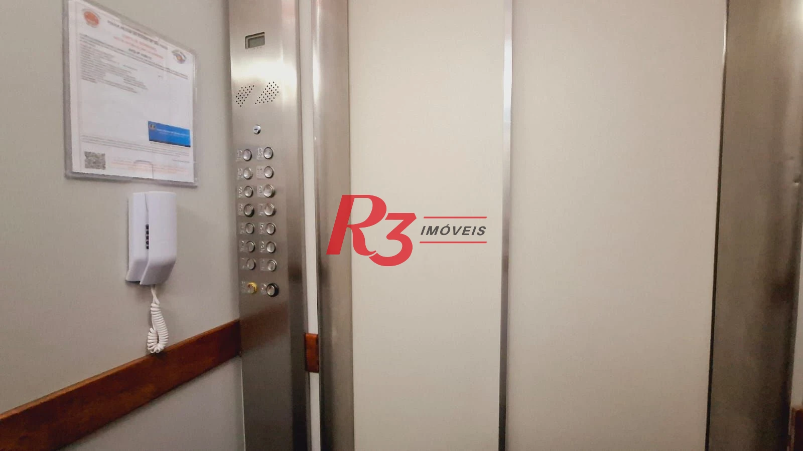 Amplo apartamento à venda ou locação, com 131 m², 1 vaga, no Gonzaga, em Santos SP