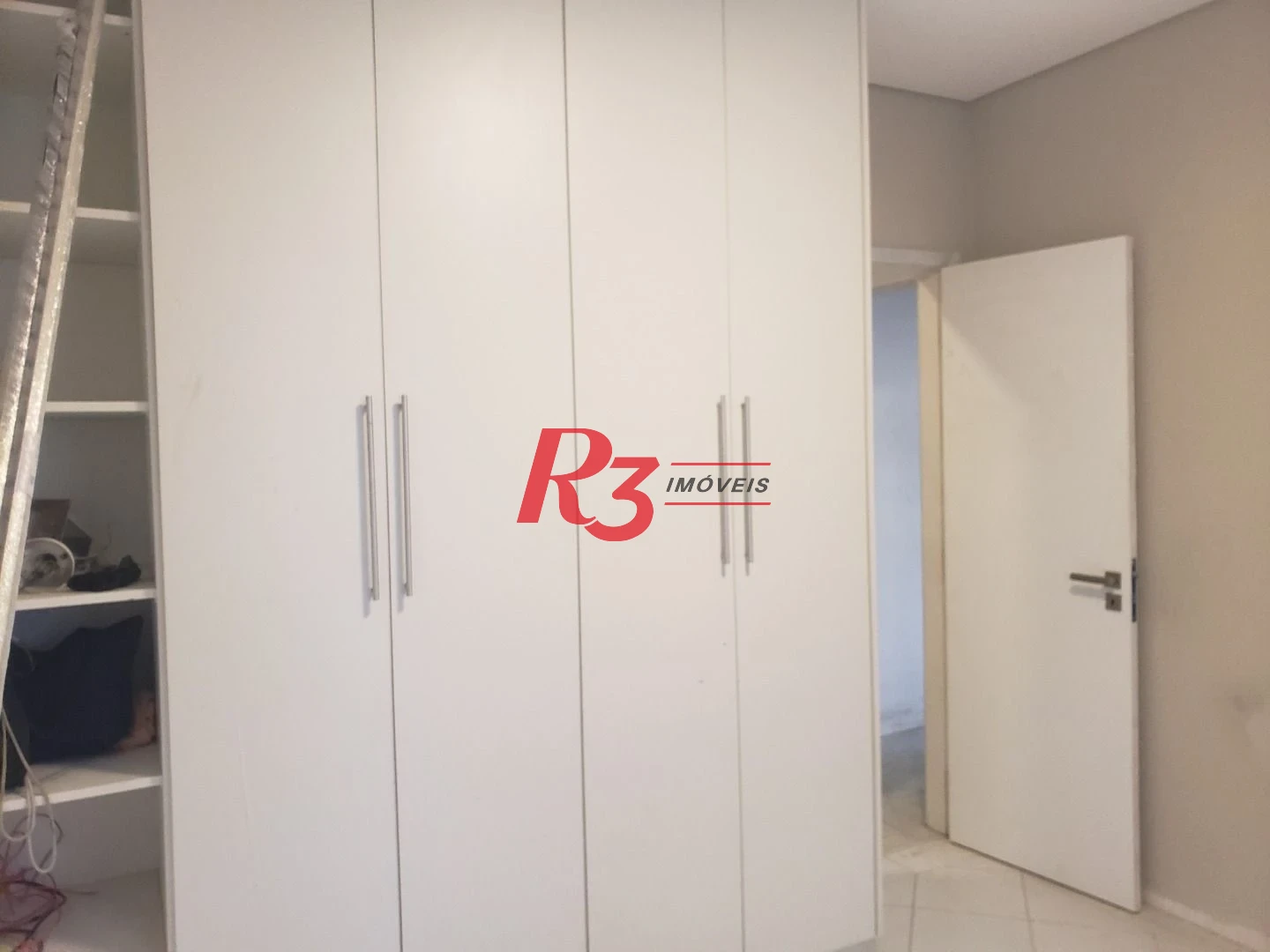Sobrado com 3 suítes à venda, 200 m² por R$ 1.950.000 - Embaré - Santos/SP