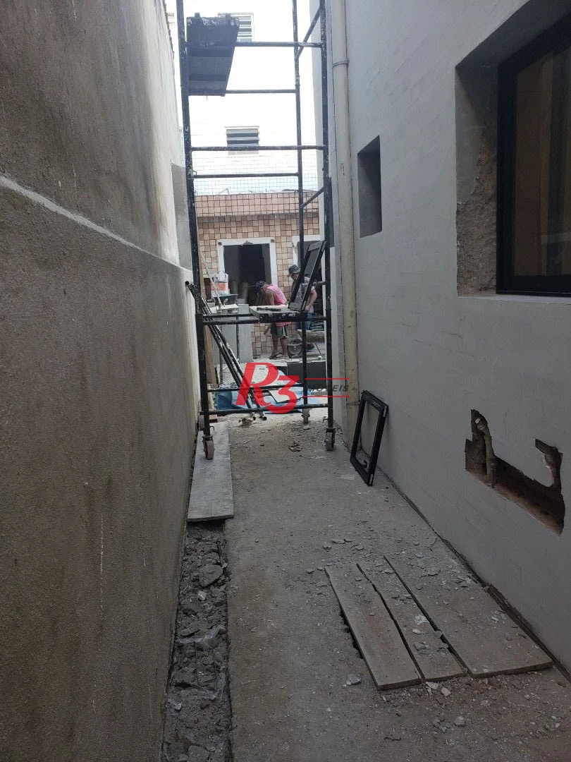 Sobrado com 3 suítes à venda, 200 m² por R$ 1.950.000 - Embaré - Santos/SP