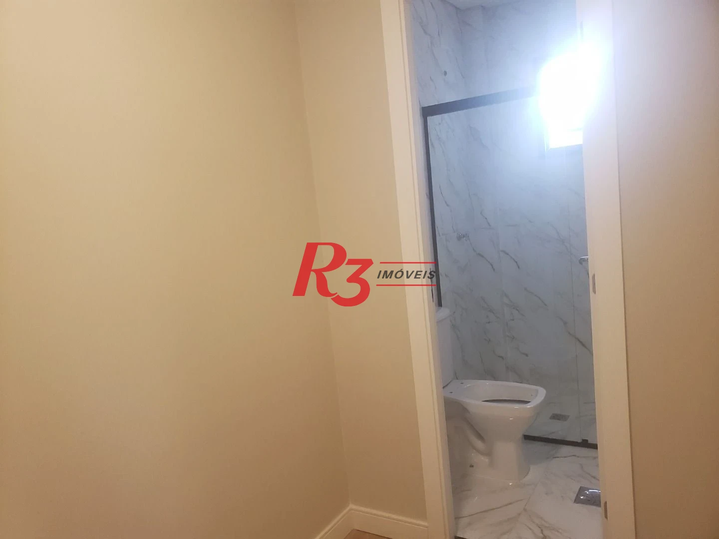 Sobrado com 3 suítes à venda, 200 m² por R$ 1.950.000 - Embaré - Santos/SP