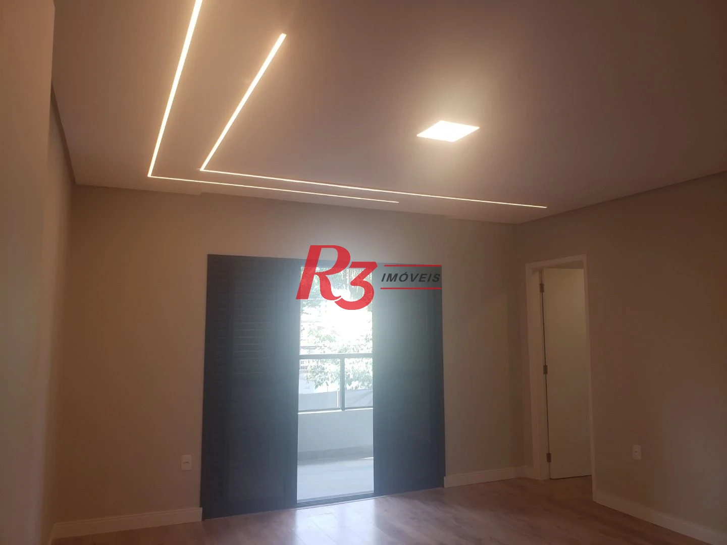 Sobrado com 3 suítes à venda, 200 m² por R$ 1.950.000 - Embaré - Santos/SP