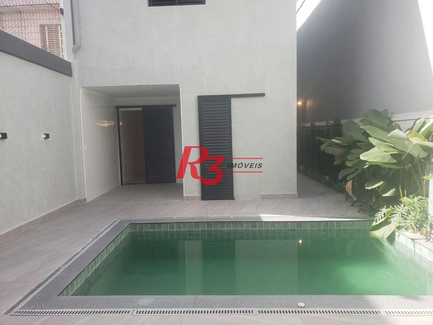 Sobrado com 3 suítes à venda, 200 m² por R$ 1.950.000 - Embaré - Santos/SP