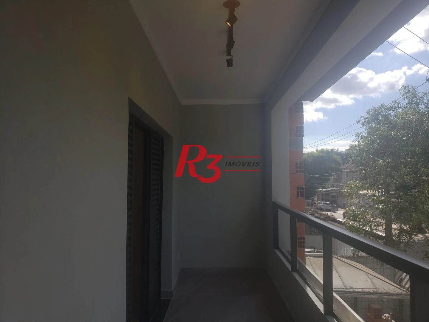 Sobrado com 3 suítes à venda, 200 m² por R$ 1.950.000 - Embaré - Santos/SP