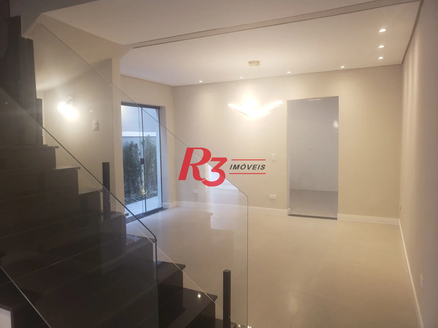 Sobrado com 3 suítes à venda, 200 m² por R$ 1.950.000 - Embaré - Santos/SP
