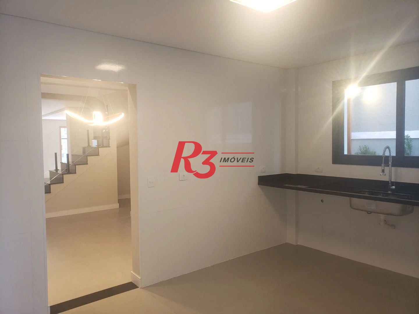 Sobrado com 3 suítes à venda, 200 m² por R$ 1.950.000 - Embaré - Santos/SP