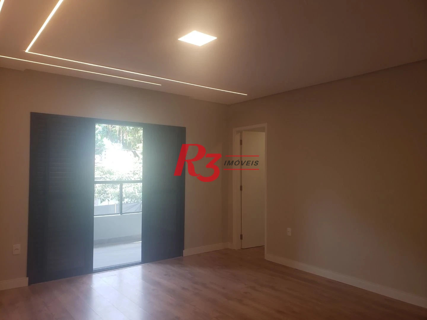 Sobrado com 3 suítes à venda, 200 m² por R$ 1.950.000 - Embaré - Santos/SP
