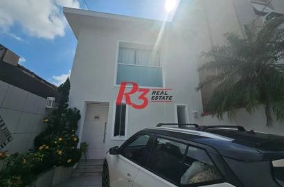**Amplo Sobrado com Casa Auxiliar, Quintal e Churrasqueira – Ótima Localização!**