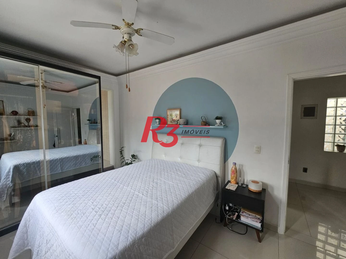 **Amplo Sobrado com Casa Auxiliar, Quintal e Churrasqueira – Ótima Localização!**