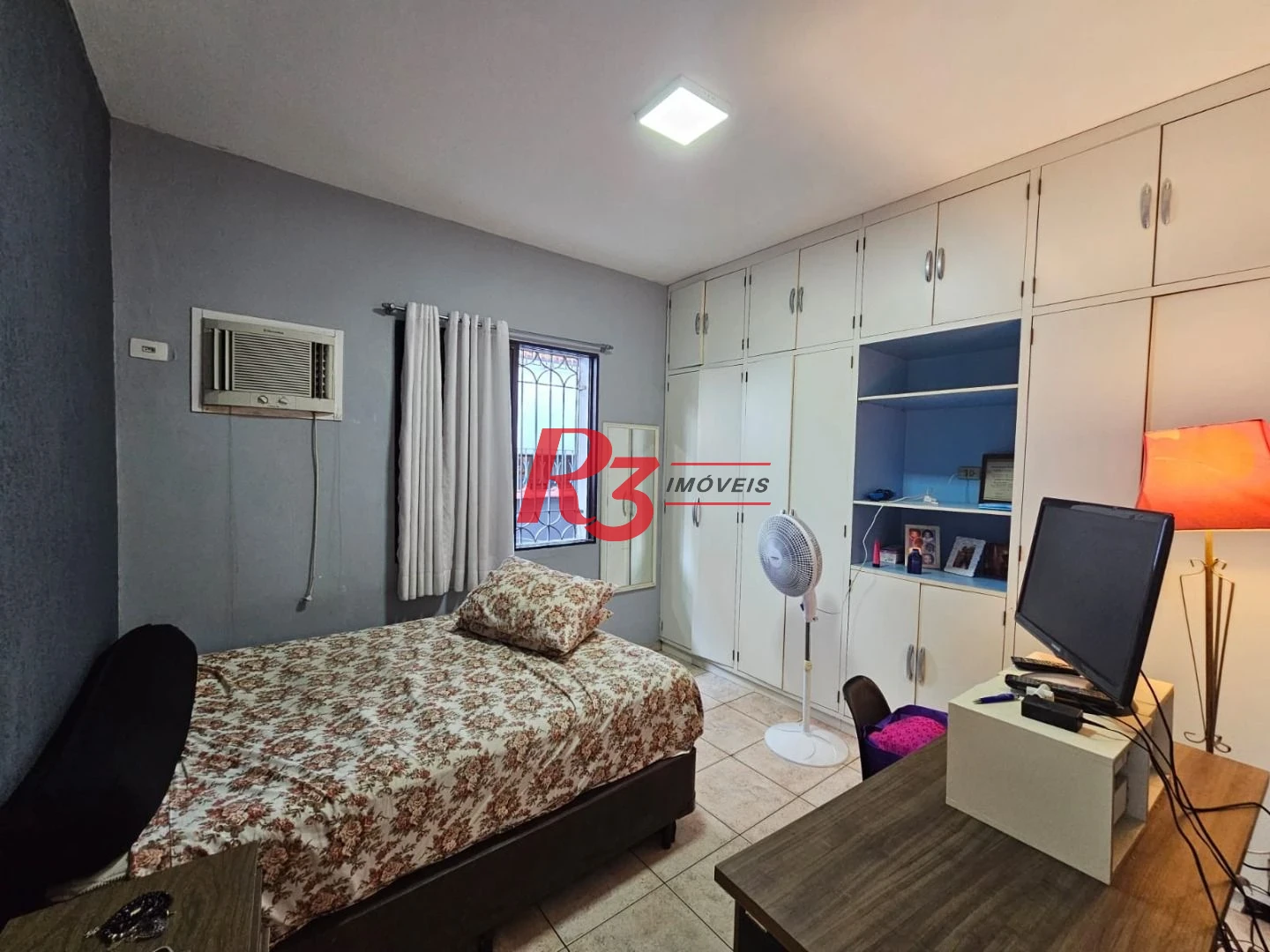 Casa com 2 dormitórios à venda, 324 m² por R$ 1.400.000,00 - Embaré - Santos/SP