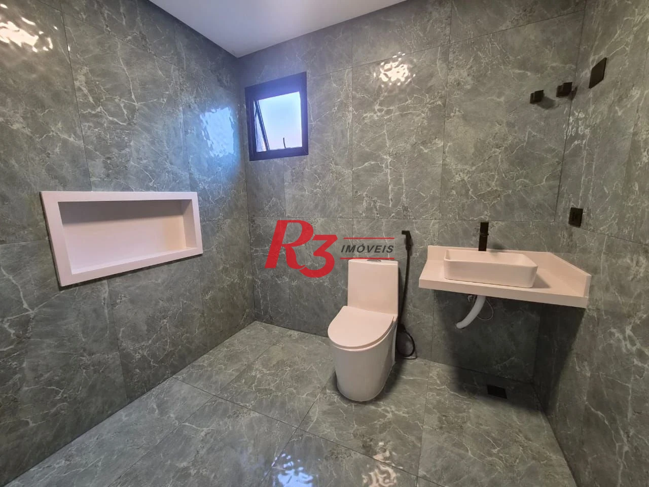 Casa com 3 dormitórios à venda, 260 m² por R$ 3.790.000,00 - Embaré - Santos/SP