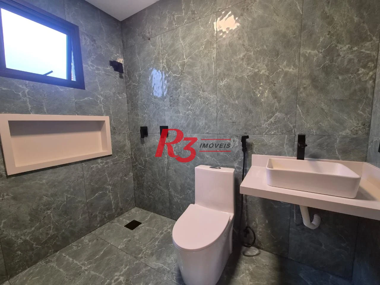 Casa com 3 dormitórios à venda, 260 m² por R$ 3.790.000,00 - Embaré - Santos/SP