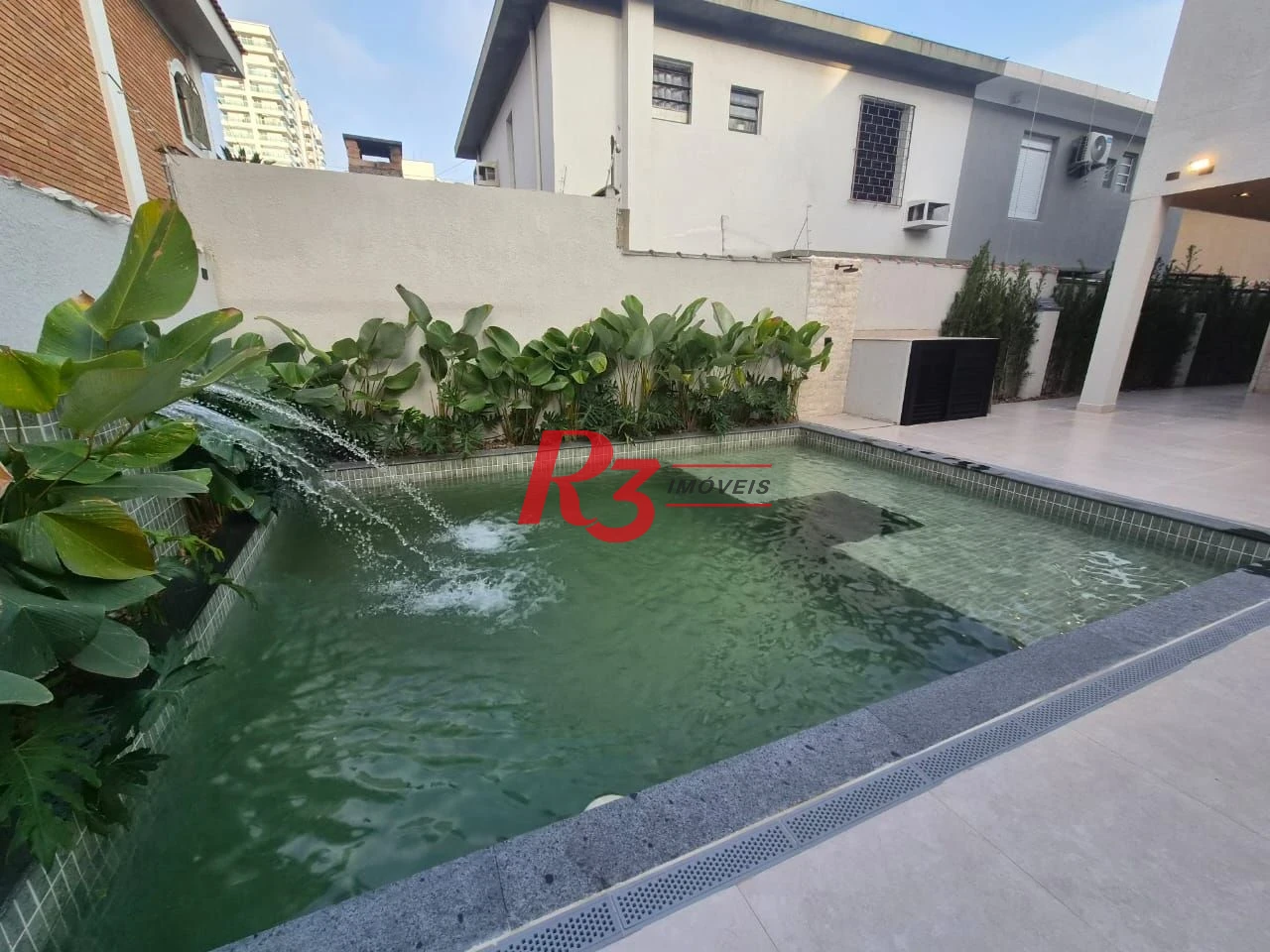 Casa com 3 dormitórios à venda, 260 m² por R$ 3.790.000,00 - Embaré - Santos/SP