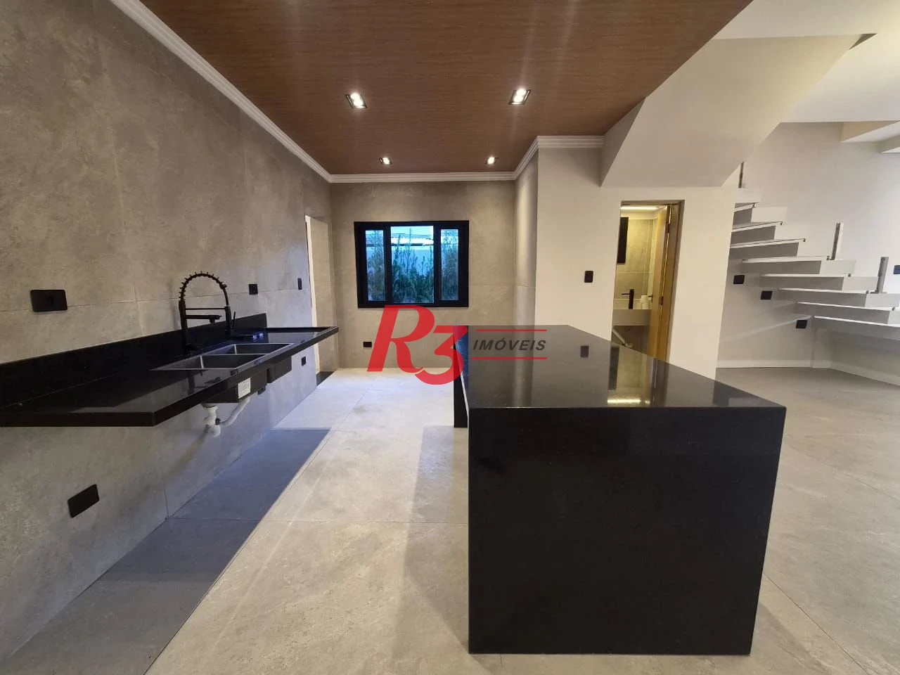 Casa com 3 dormitórios à venda, 260 m² por R$ 3.790.000,00 - Embaré - Santos/SP