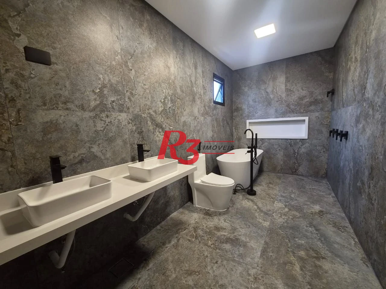 Casa com 3 dormitórios à venda, 260 m² por R$ 3.790.000,00 - Embaré - Santos/SP