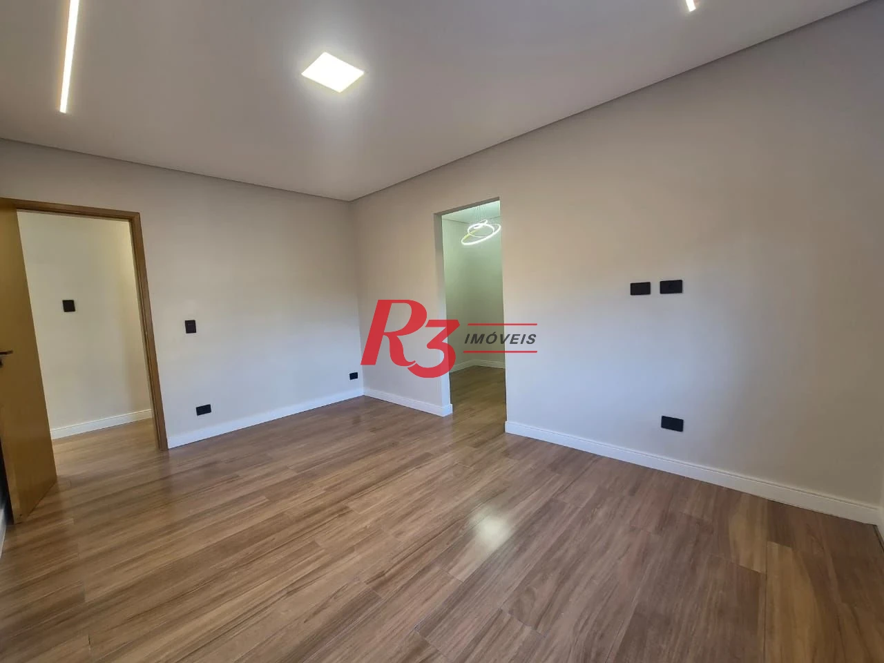 Casa com 3 dormitórios à venda, 260 m² por R$ 3.790.000,00 - Embaré - Santos/SP