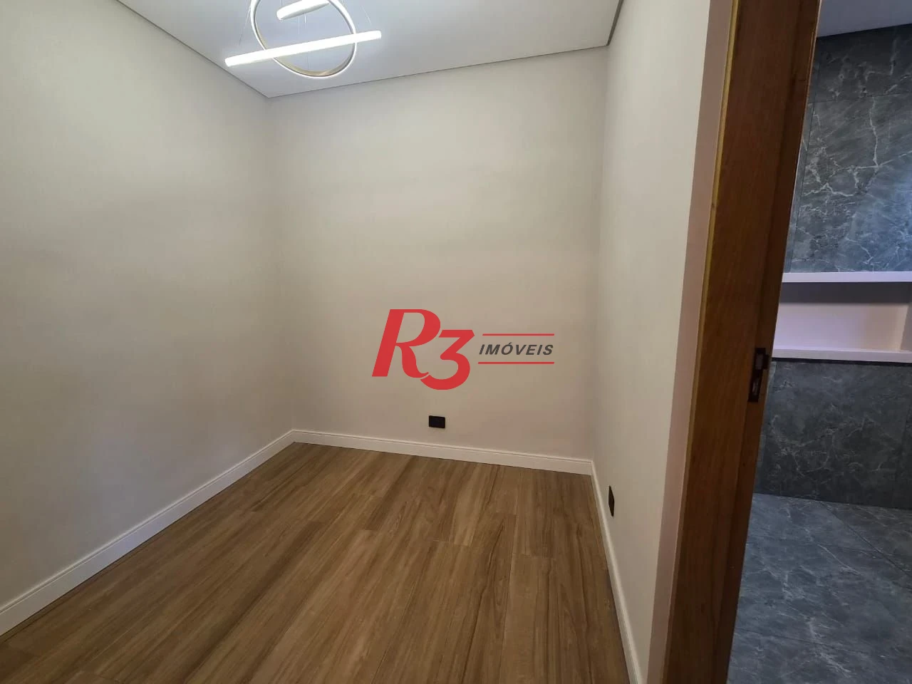 Casa com 3 dormitórios à venda, 260 m² por R$ 3.790.000,00 - Embaré - Santos/SP