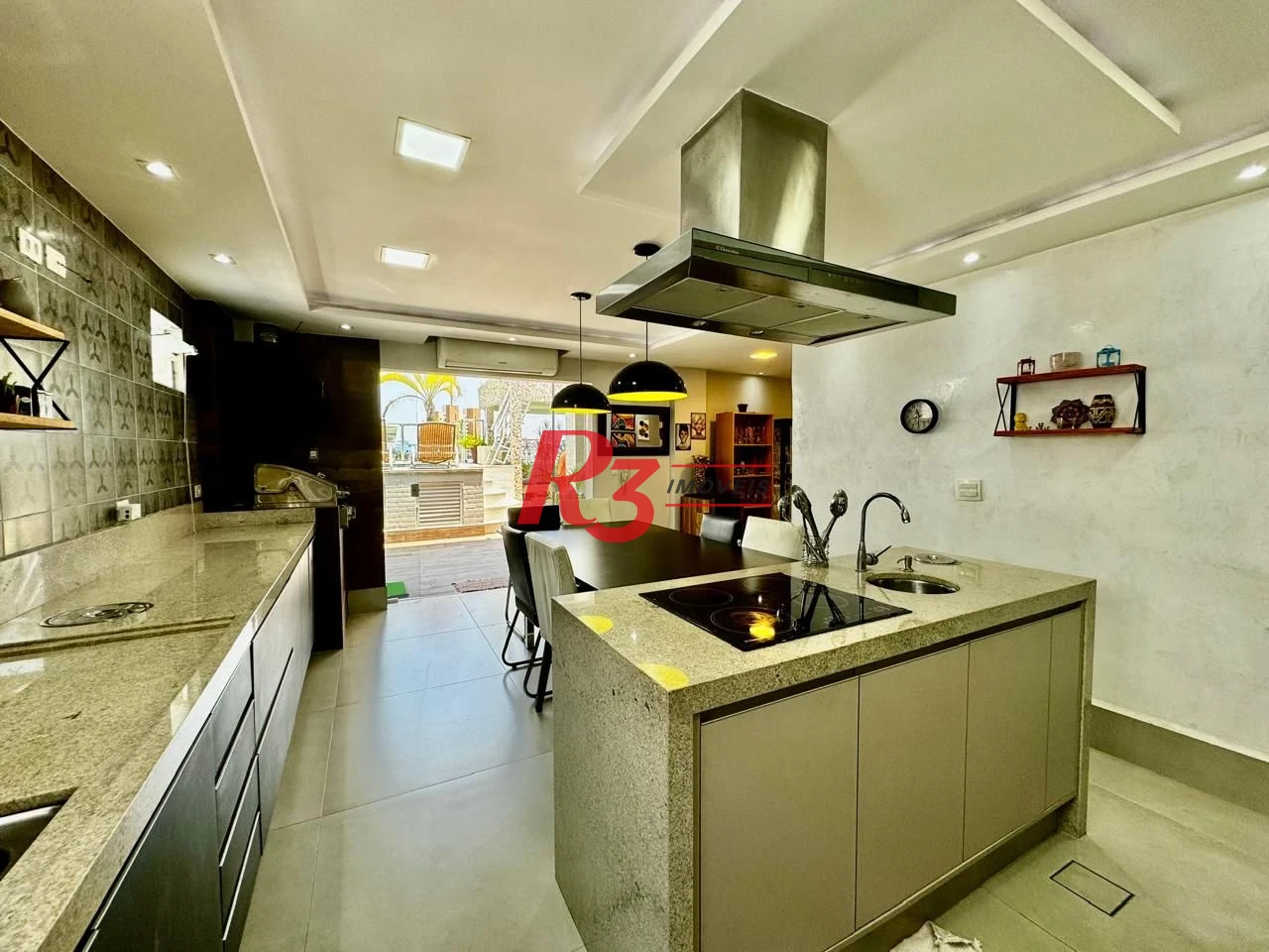 Cobertura com 3 dormitórios à venda, 289 m² por R$ 2.200.000,00 - Ponta da Praia - Santos/SP