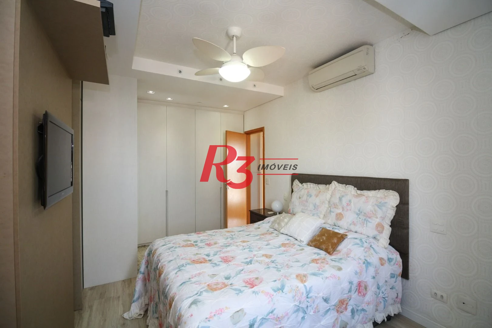 Apartamento com 3 dormitórios à venda, 136 m² por R$ 2.150.000,00 - Aparecida - Santos/SP