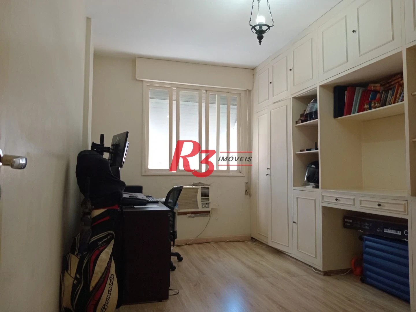 Apartamento 3 quartos com suíte no Embaré - próximo a praia