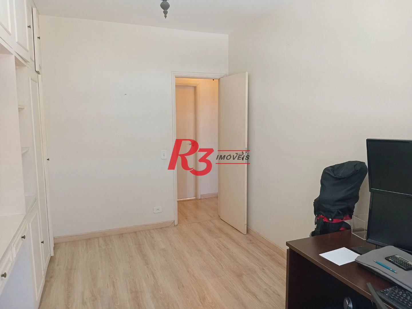 Apartamento 3 quartos com suíte no Embaré - próximo a praia