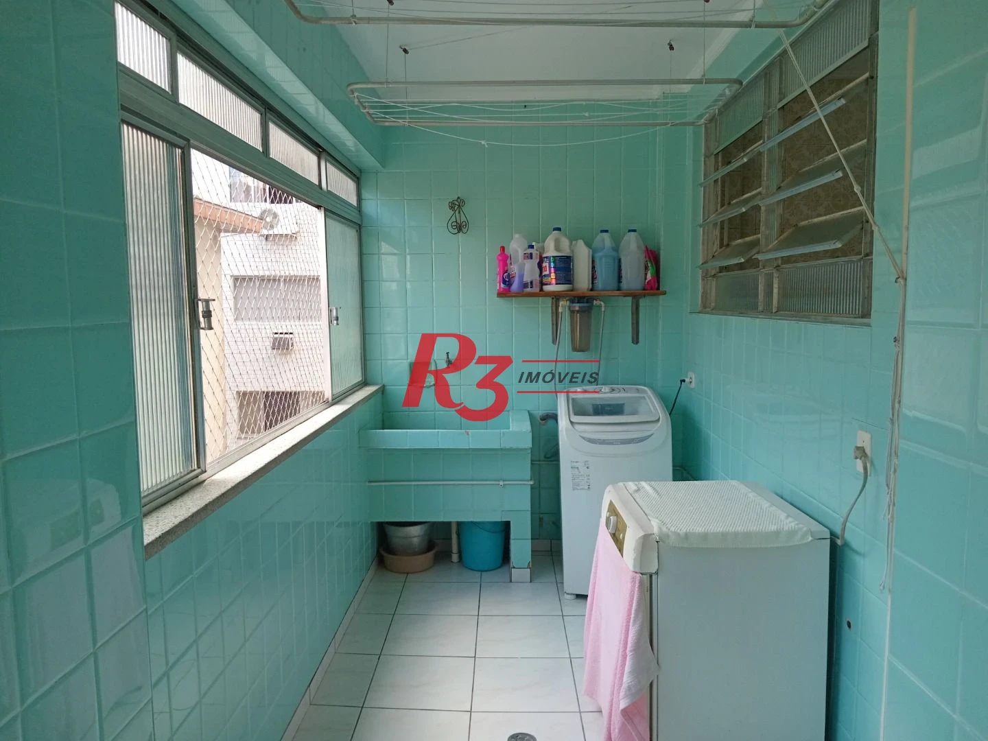 Apartamento 3 quartos com suíte no Embaré - próximo a praia
