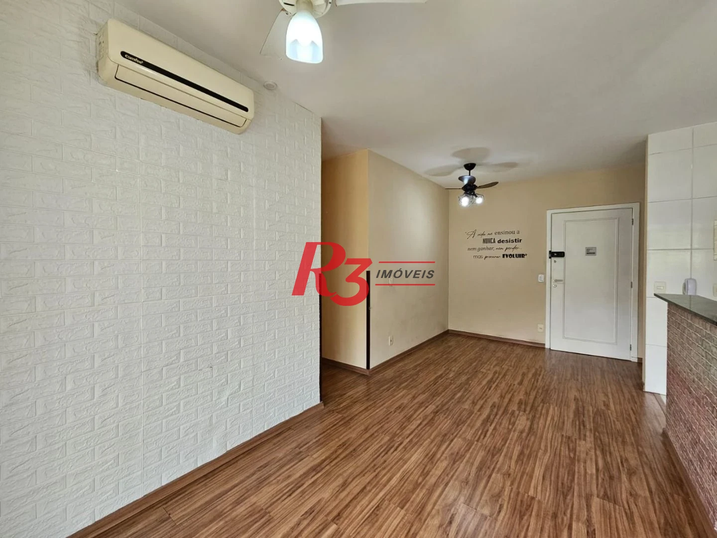 Apartamento com 2 dormitórios à venda, 64 m² por R$ 543.000,00 - Marapé - Santos/SP