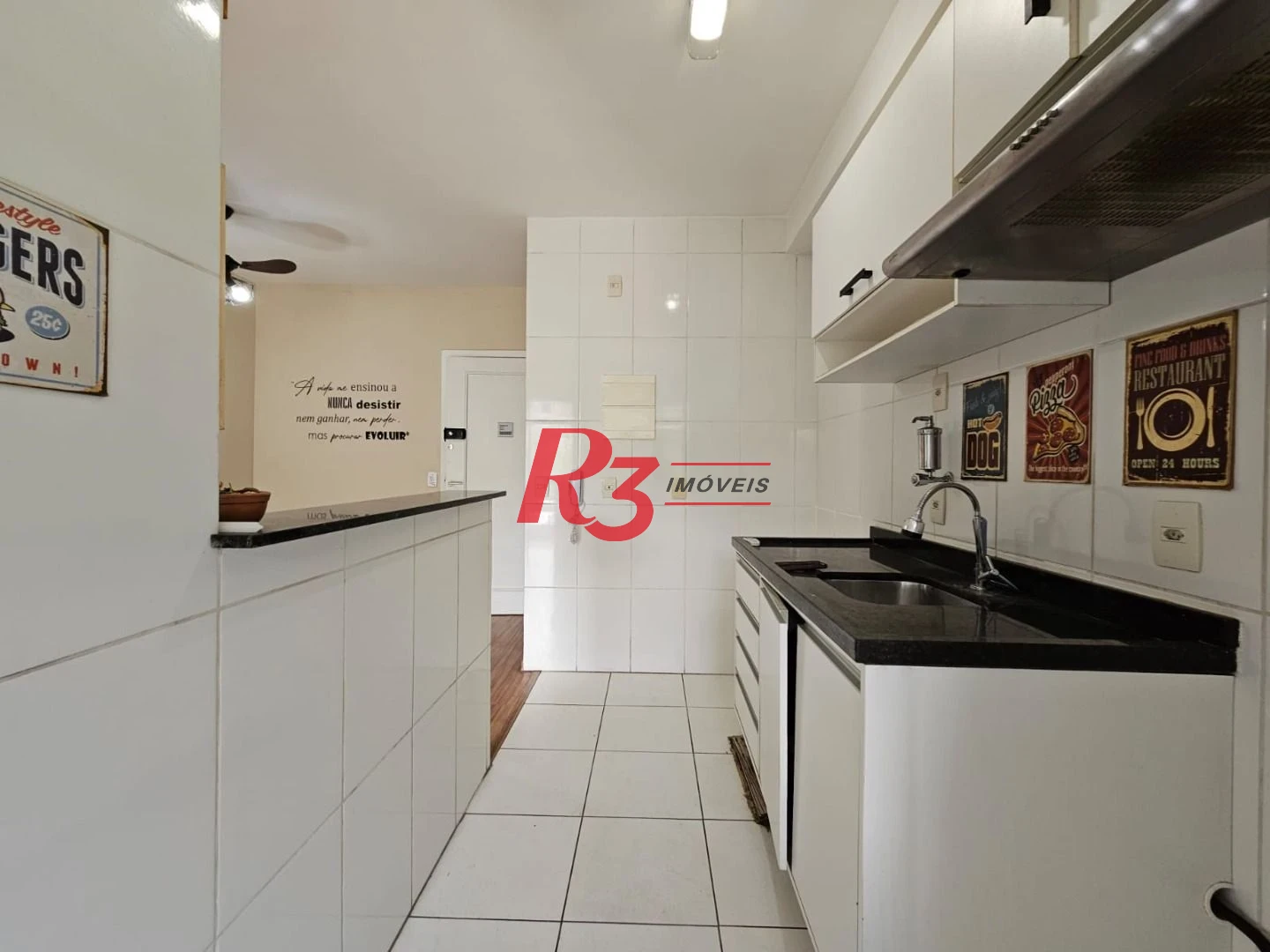 Apartamento com 2 dormitórios à venda, 64 m² por R$ 543.000,00 - Marapé - Santos/SP