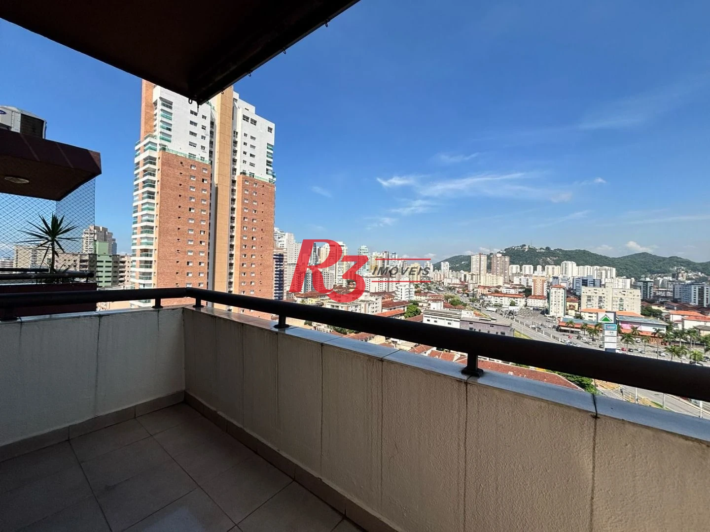 Excelente Cobertura Duplex com 4 quartos, 2 suítes, 2 vagas, bairro Gonzaga!!!