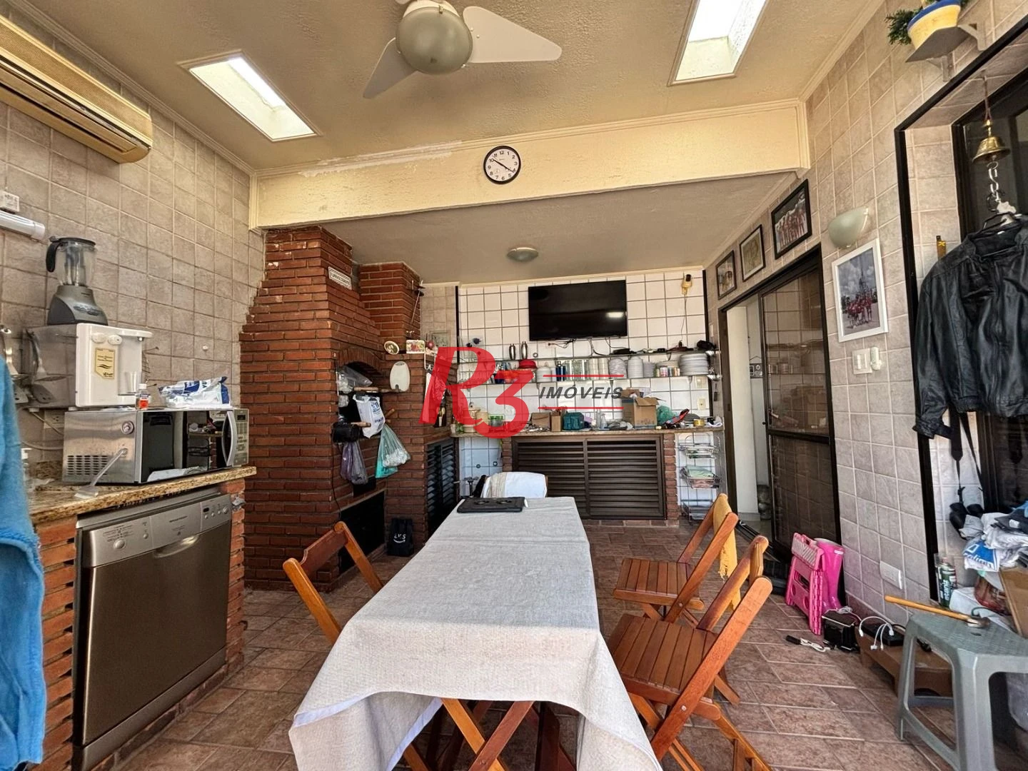Excelente Cobertura Duplex com 4 quartos, 2 suítes, 2 vagas, bairro Gonzaga!!!