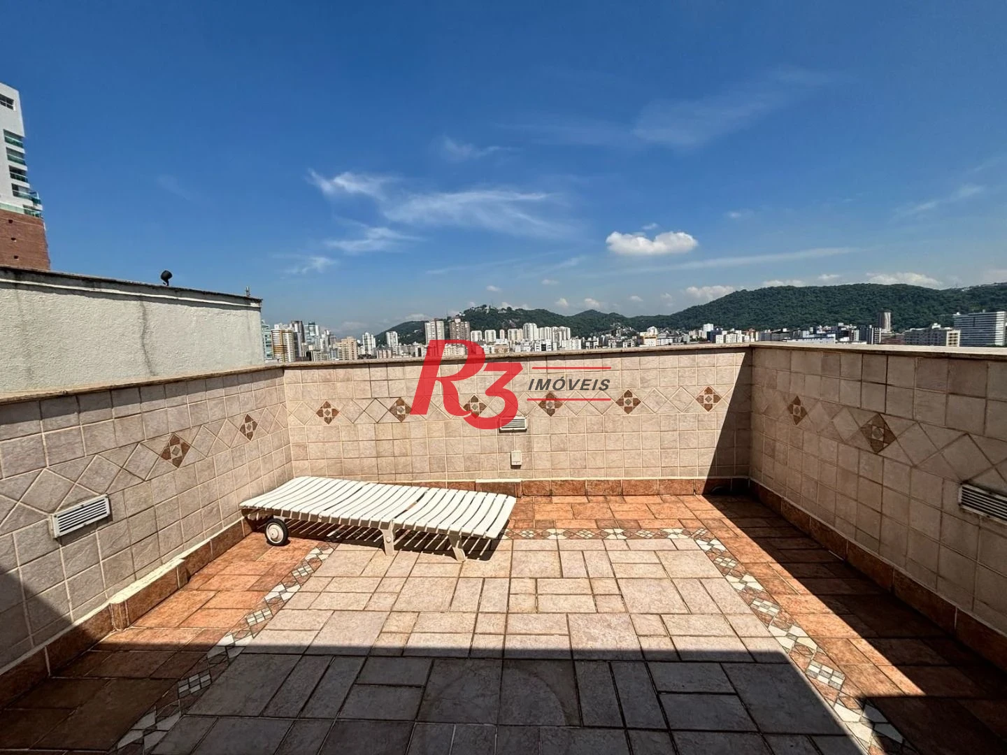 Excelente Cobertura Duplex com 4 quartos, 2 suítes, 2 vagas, bairro Gonzaga!!!