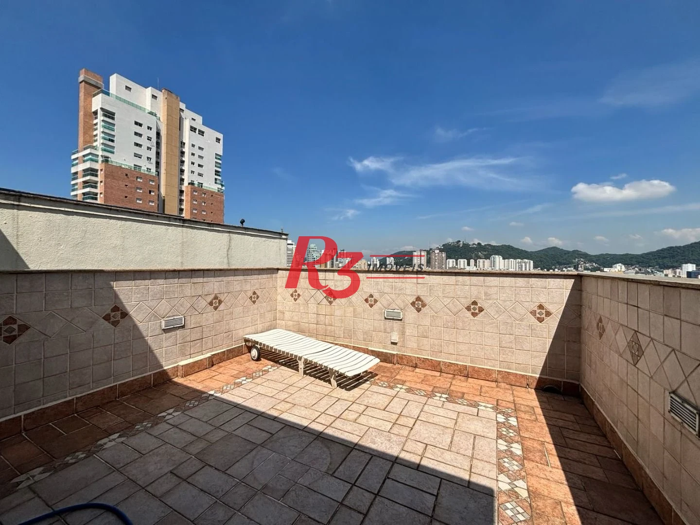 Excelente Cobertura Duplex com 4 quartos, 2 suítes, 2 vagas, bairro Gonzaga!!!