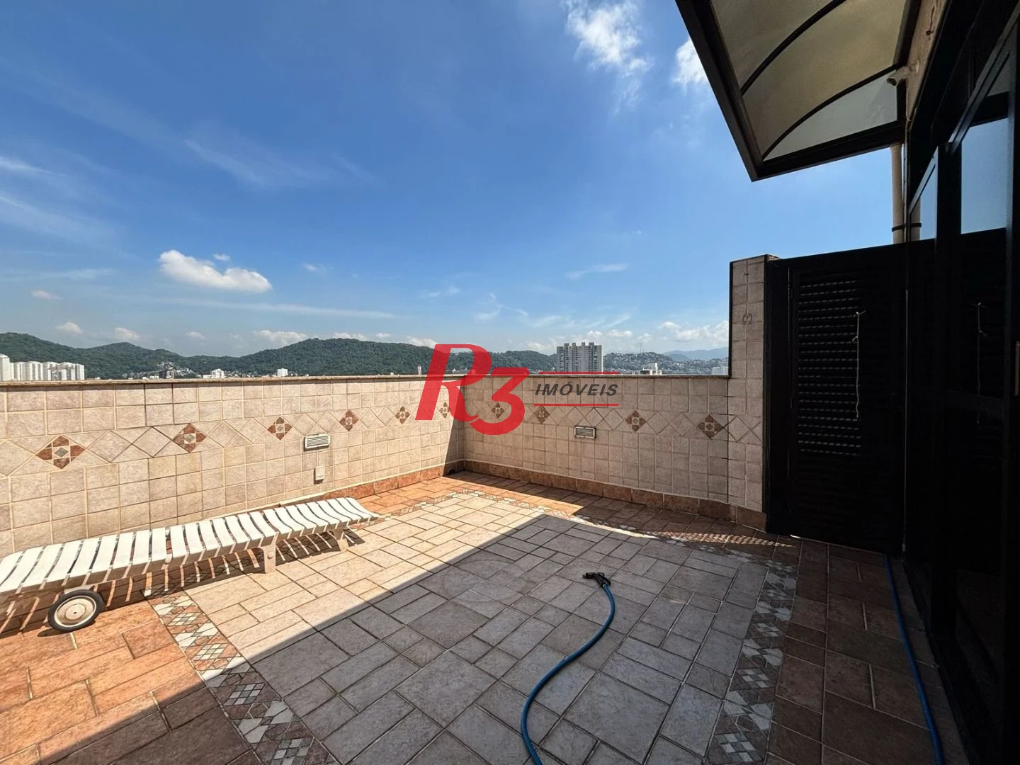Excelente Cobertura Duplex com 4 quartos, 2 suítes, 2 vagas, bairro Gonzaga!!!