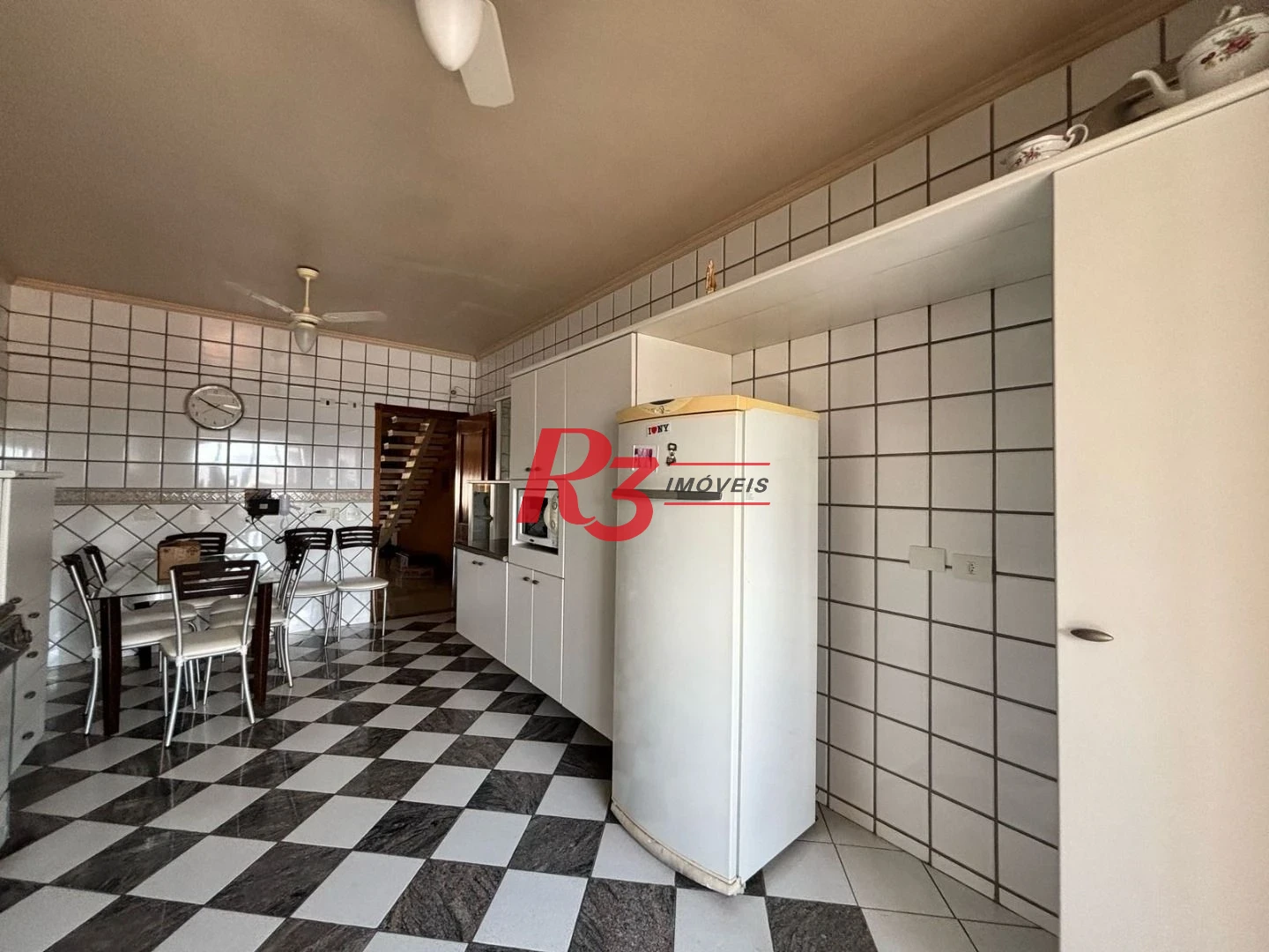 Excelente Cobertura Duplex com 4 quartos, 2 suítes, 2 vagas, bairro Gonzaga!!!